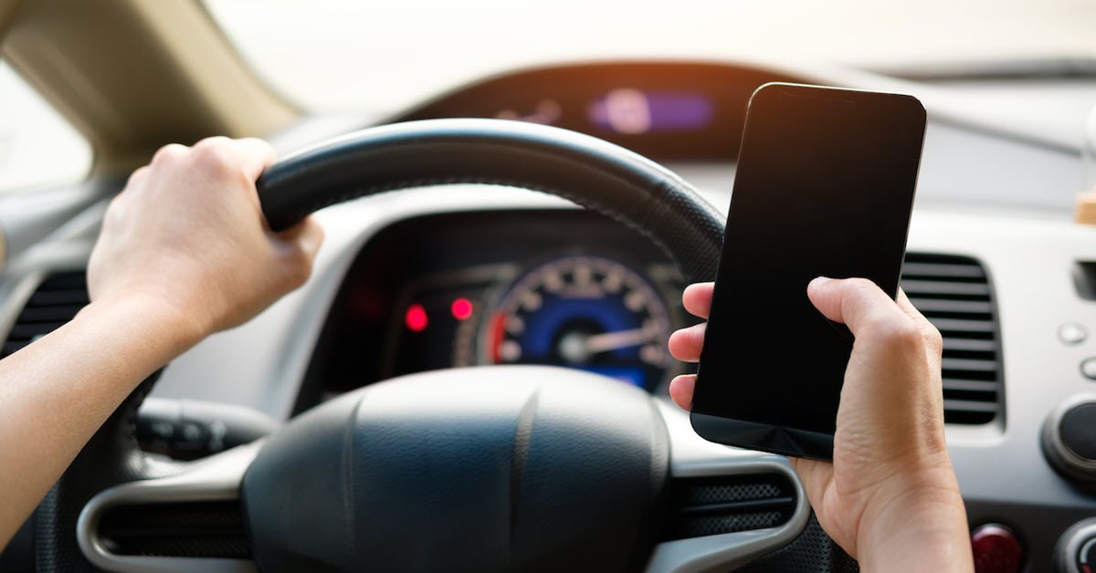 Driver distracted by cell phone